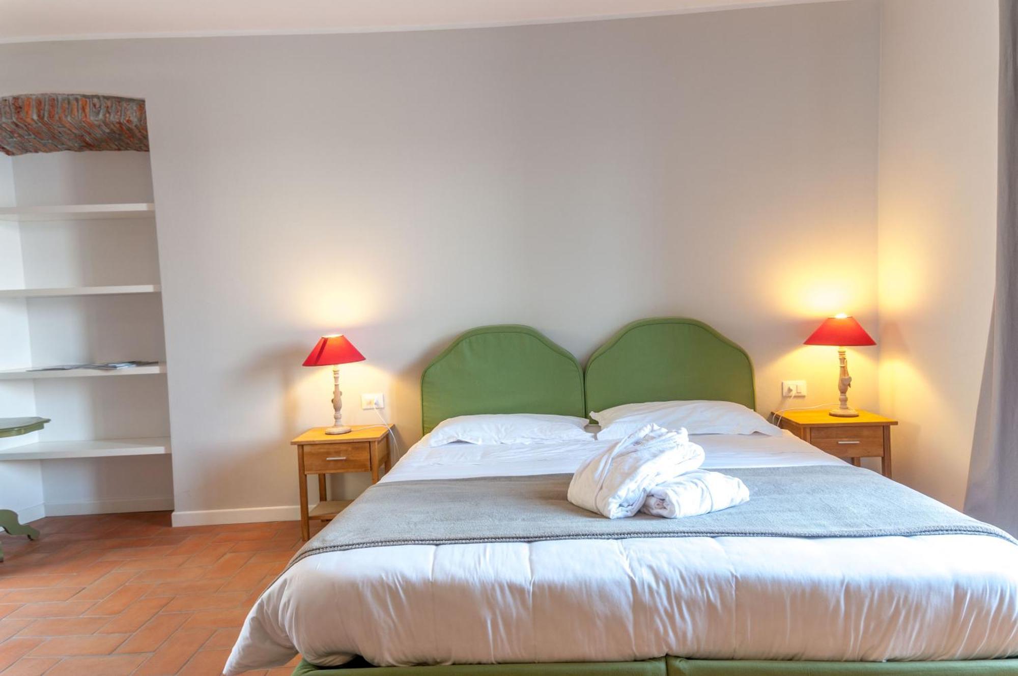 Locanda Pozzetto Laveno-Mombello Quarto foto