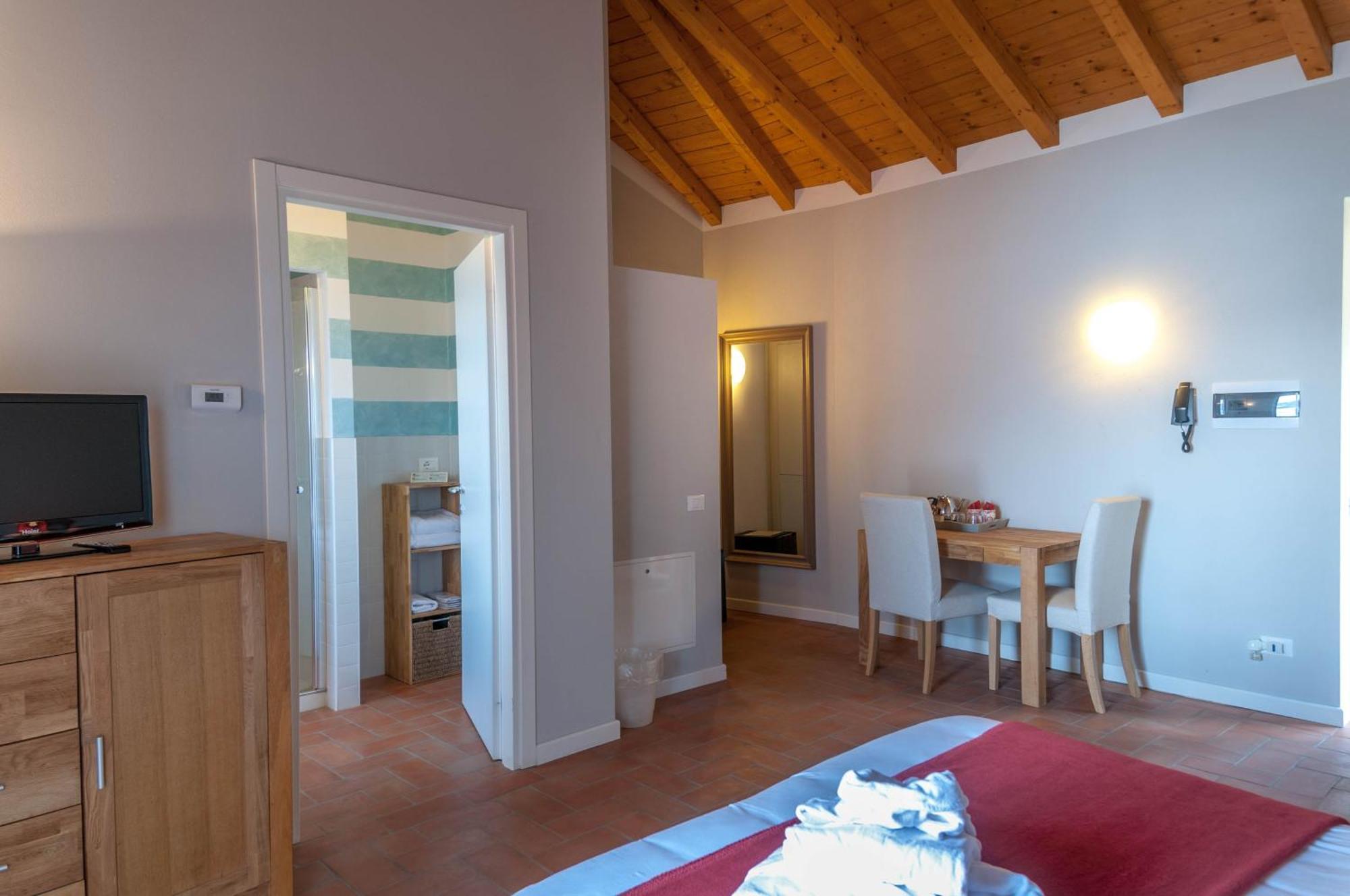 Locanda Pozzetto Laveno-Mombello Quarto foto